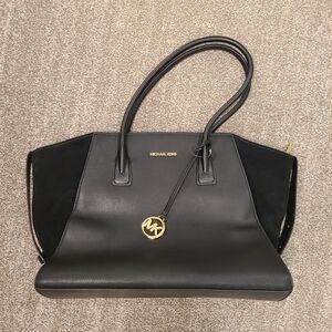 Michael Kors Avril Black Extra Large Tote Bag